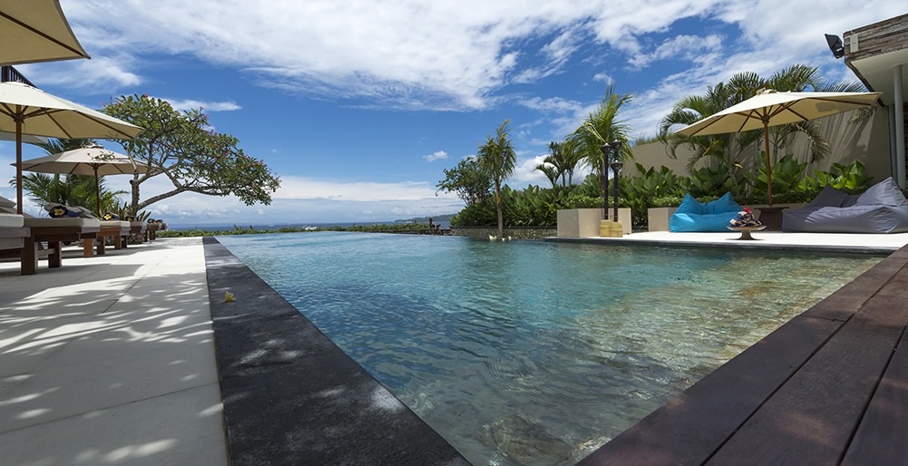 Villa Asada - Pool edge view