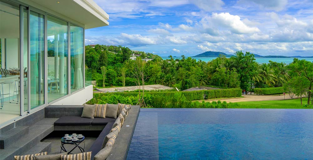 Villa Abiente - Poolside sitting area