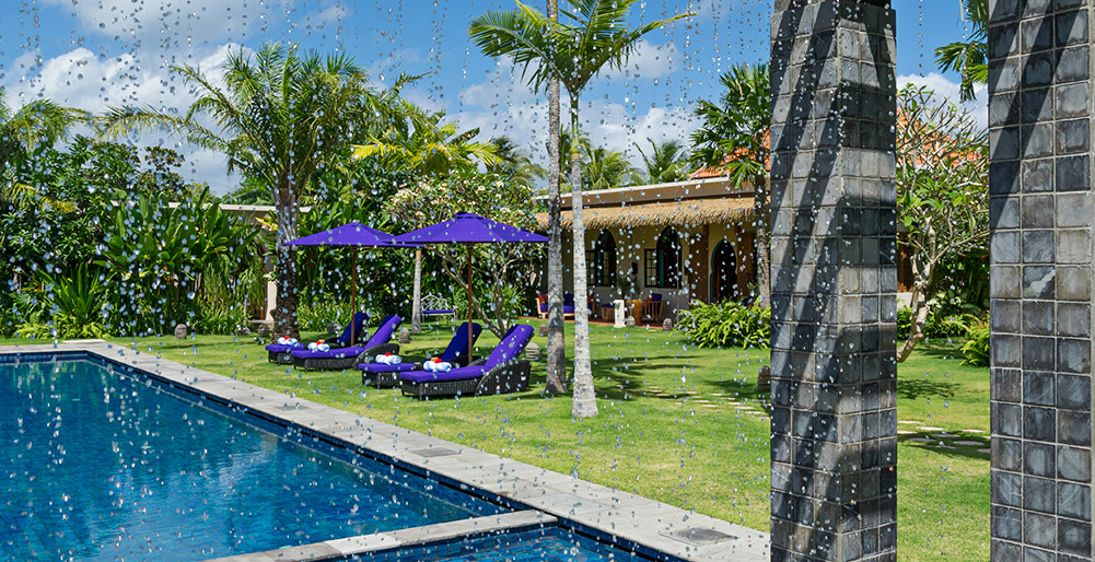 Villa Sayang d'Amour - Cascading pool waterfall