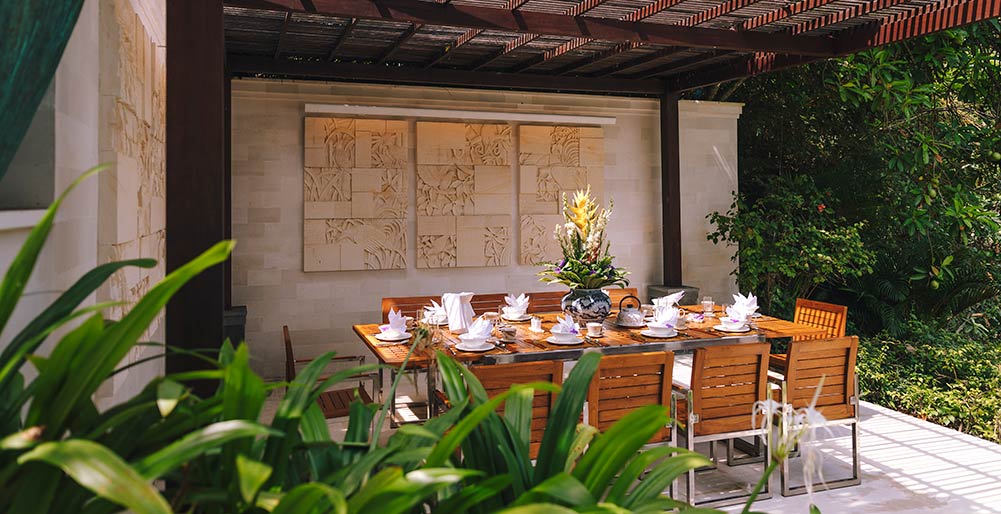 The Arsana Estate - Outdoor dining area