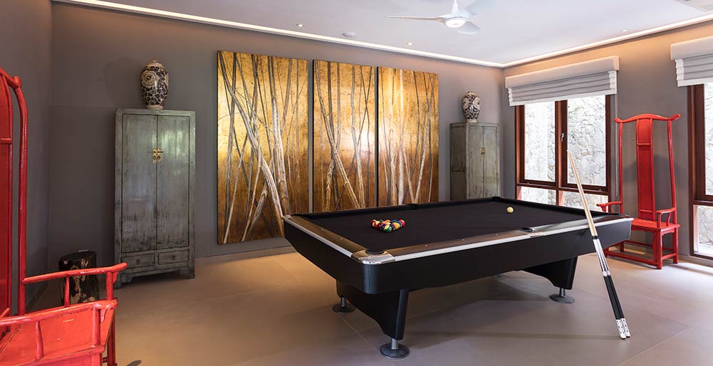 The Arsana Estate - Pool table