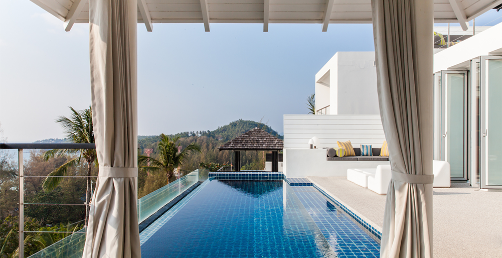 Villa Sammasan - Sun loungers by the pool